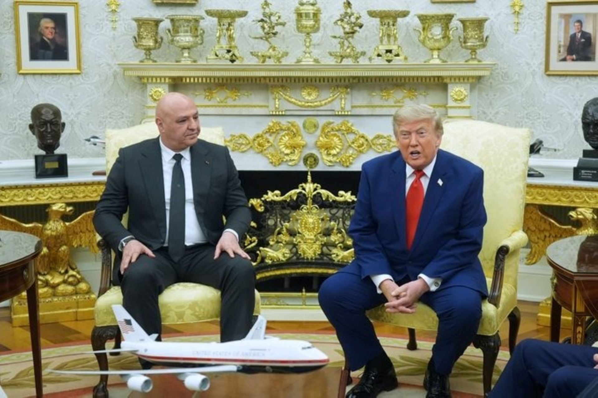 لقاء تاريخي في البيت الأبيض... ترامب: حزب الله مشكلة نعمل على حلها وعون: ملتزمون بالاتفاق الإطاري ولن يشكل مدخلا لحرب أهلية